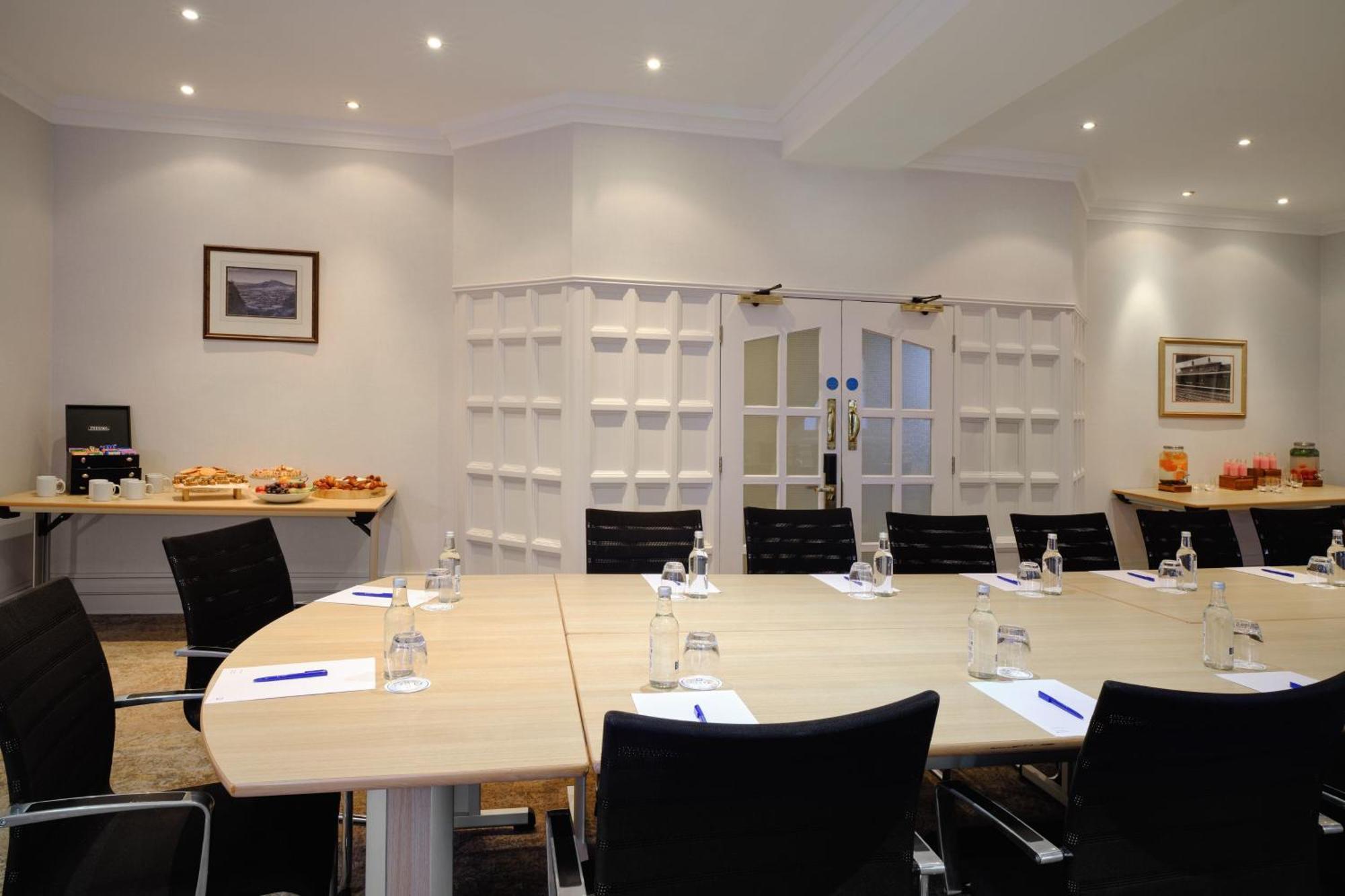 Delta Hotels By Marriott St Pierre Country Club Chepstow Bagian luar foto